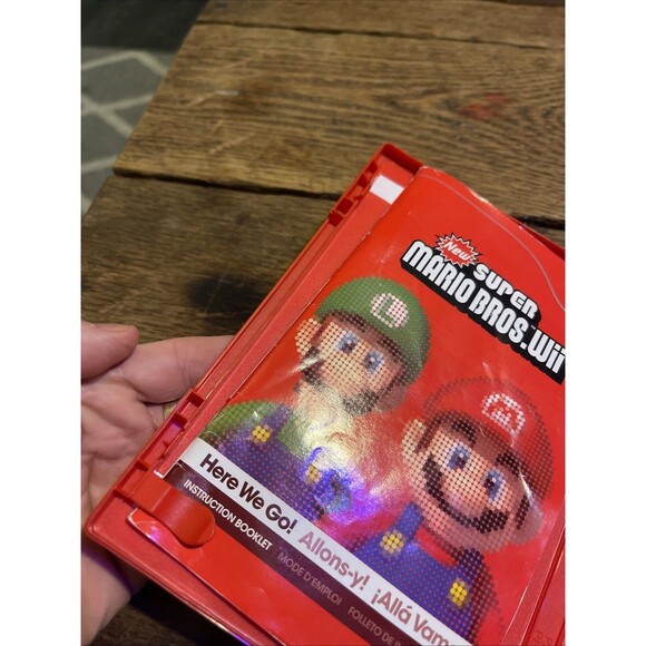 New Super Mario Bros. Wii (Nintendo Wii, 2009) CIB - Picture 4 of 8